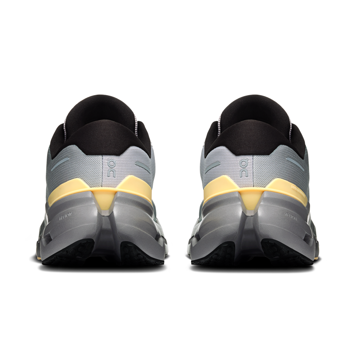 On Running Men's Cloudrunner 3