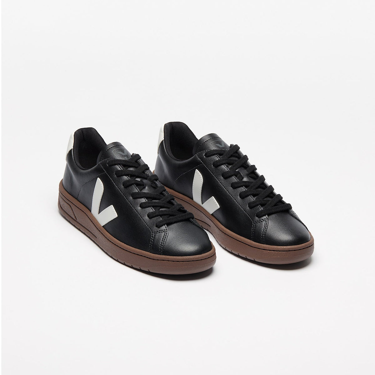 Veja Men's Urca CWL in Black White